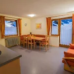 Haus Waltraud דירה